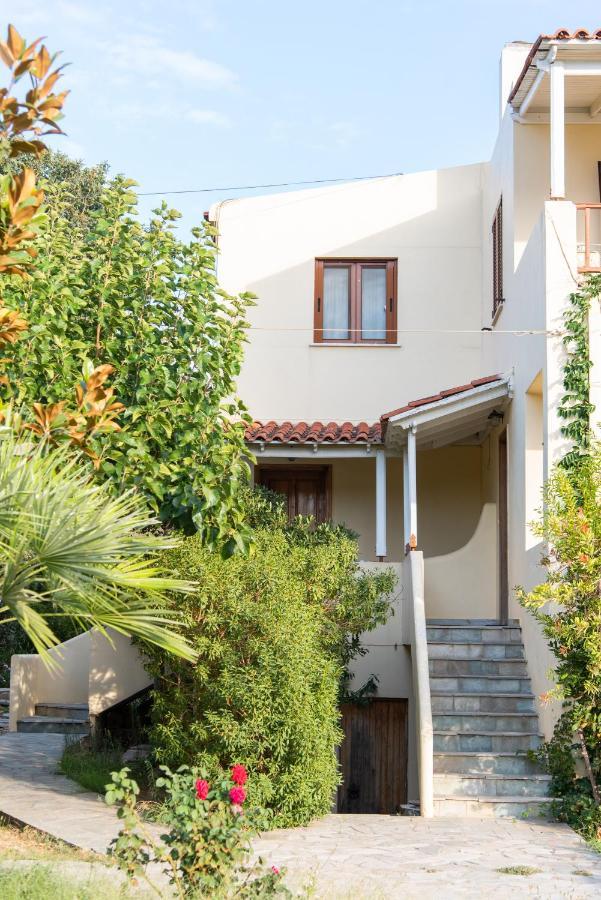 Holiday Rooms Otzias Exterior photo