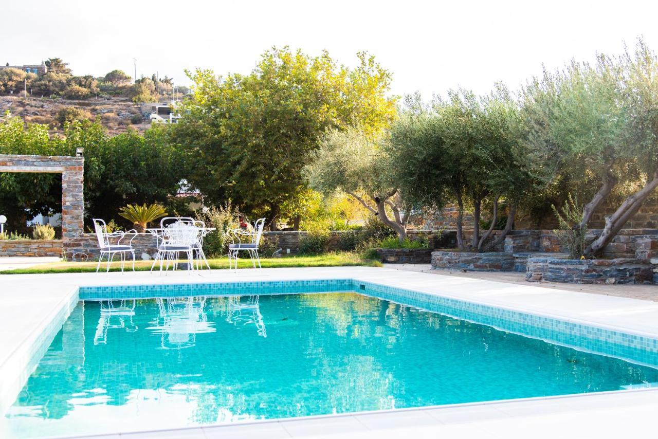 Holiday Rooms Otzias Exterior photo