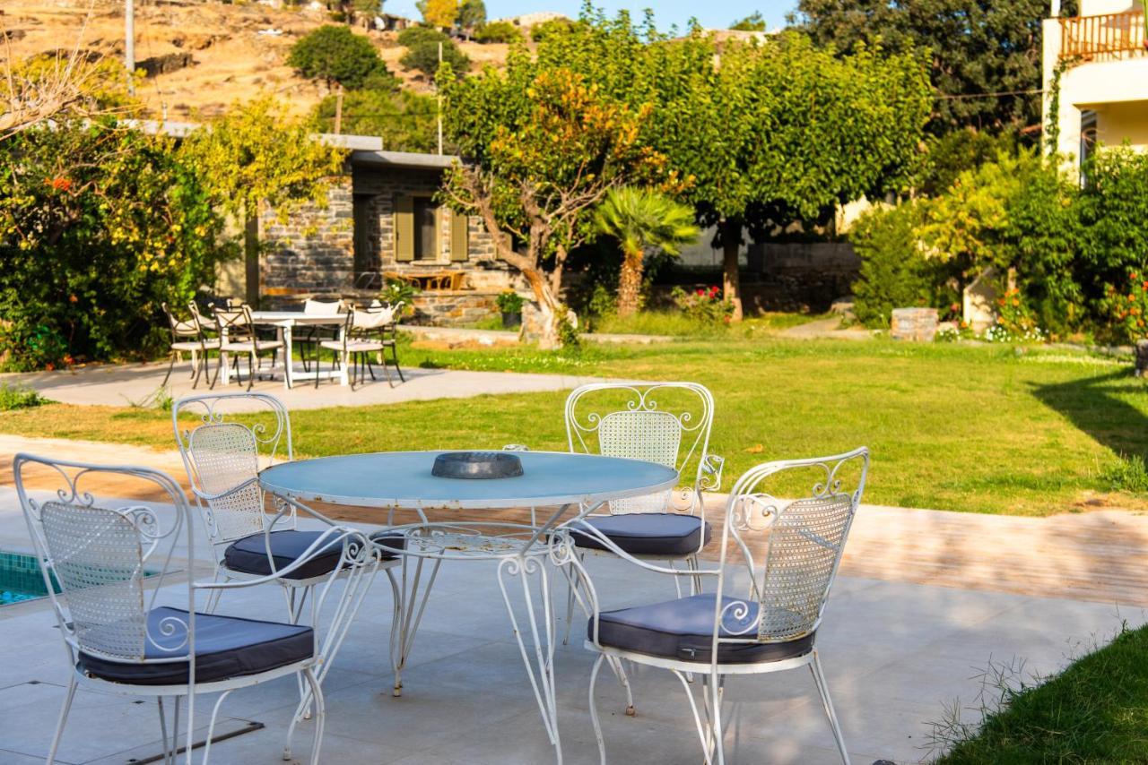 Holiday Rooms Otzias Exterior photo