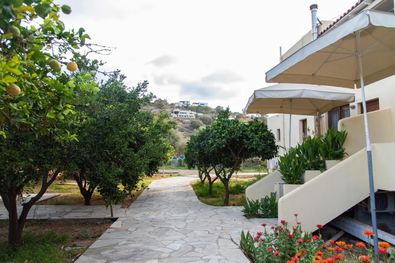 Holiday Rooms Otzias Exterior photo