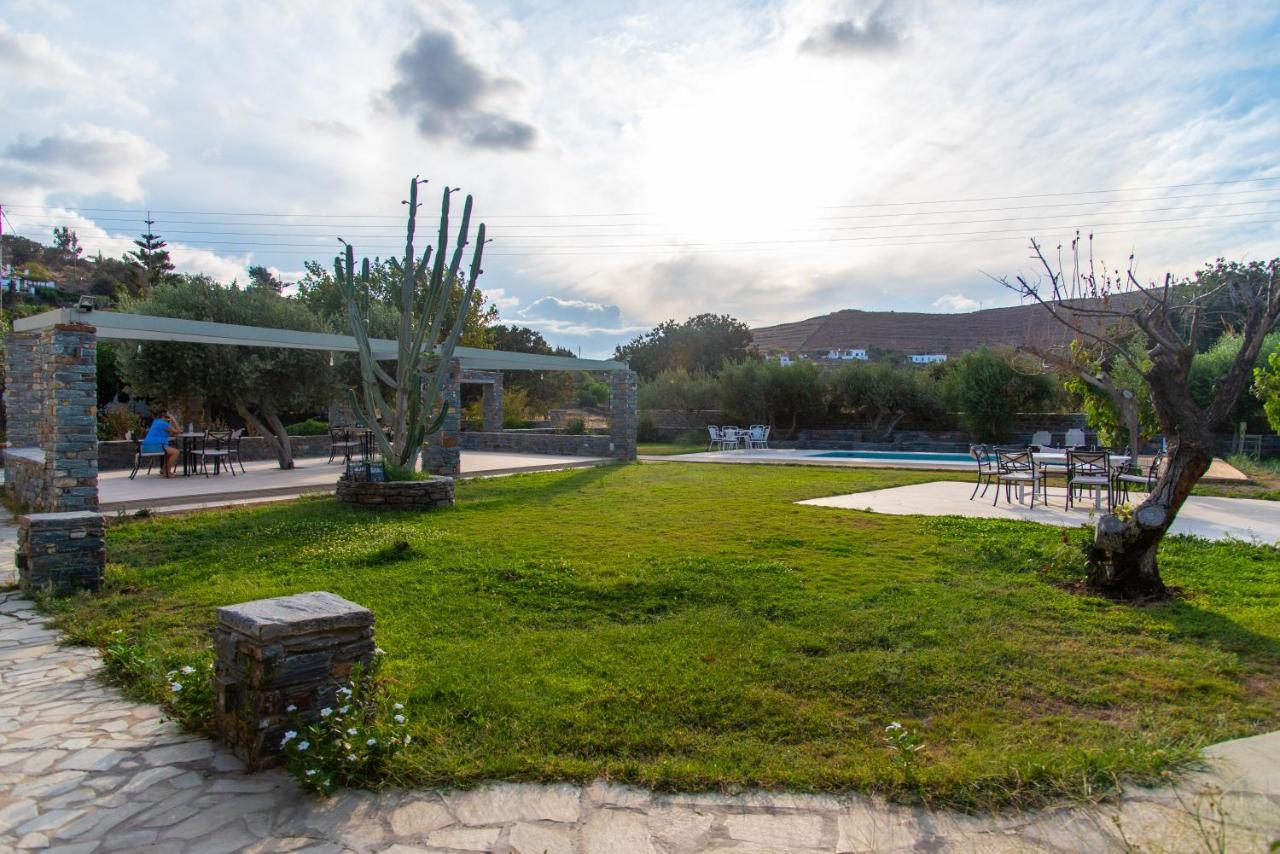 Holiday Rooms Otzias Exterior photo