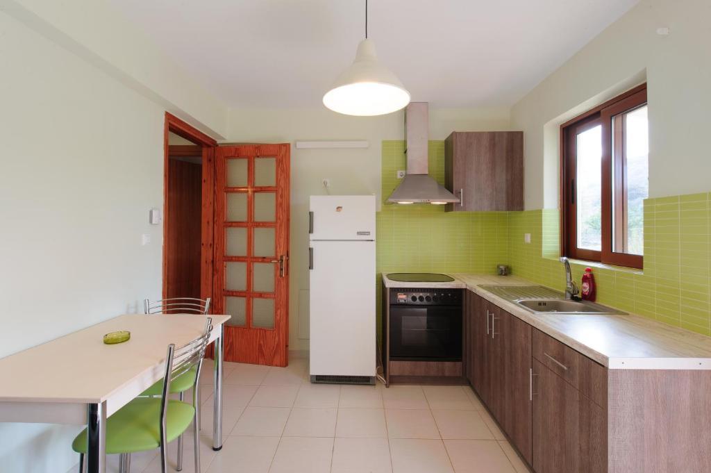 Holiday Rooms Otzias Exterior photo
