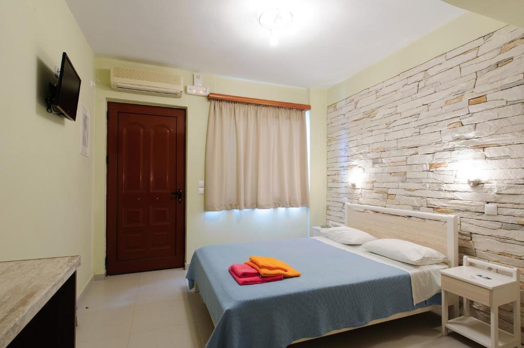 Holiday Rooms Otzias Exterior photo