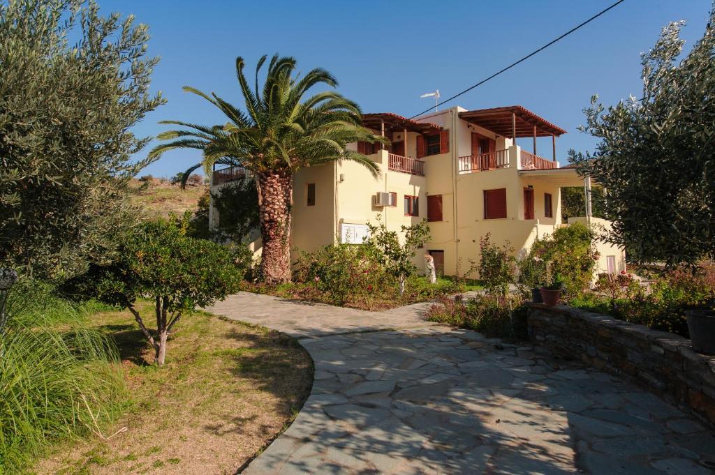 Holiday Rooms Otzias Exterior photo
