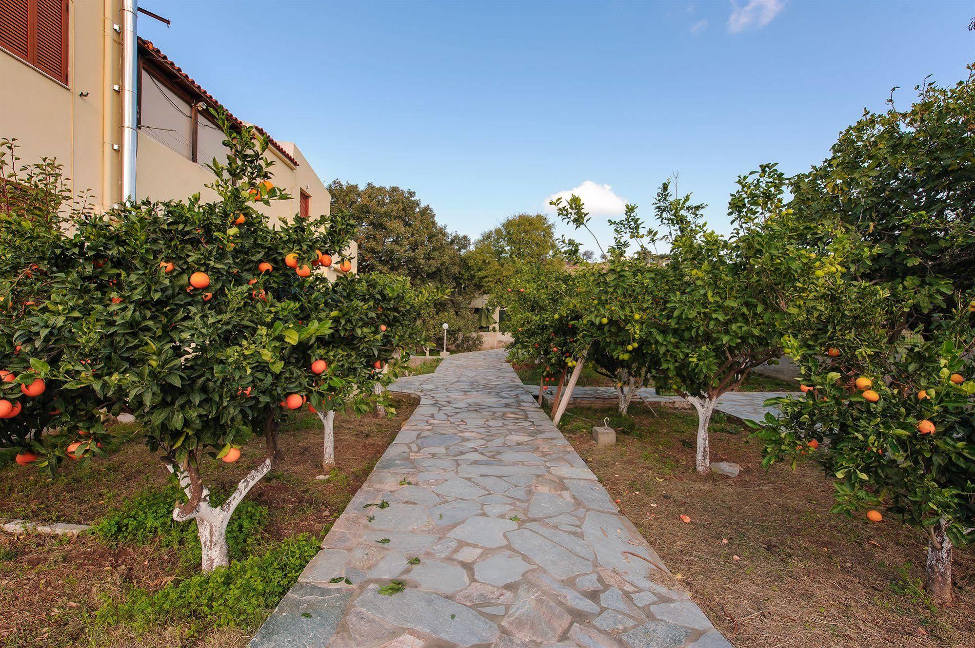 Holiday Rooms Otzias Exterior photo